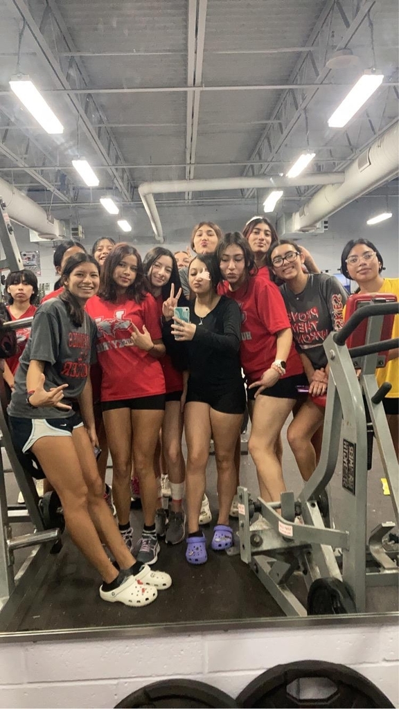 girls track team posing
