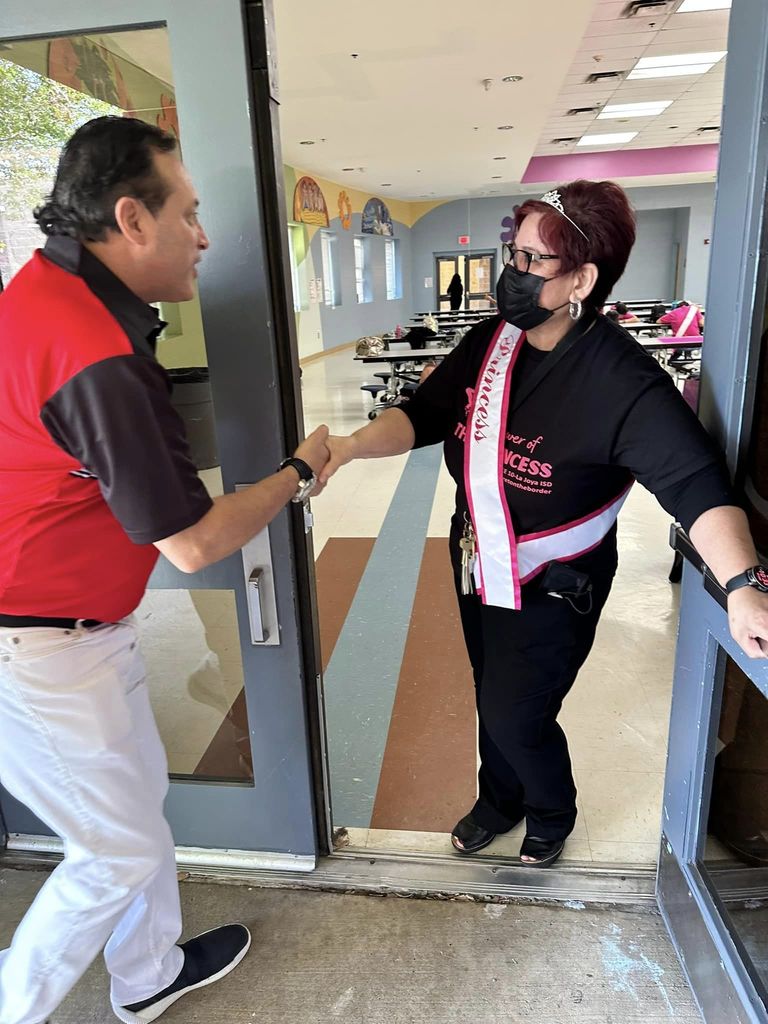 Exciting morning at La Joya ISD!! Our new Interim Superintendent of Schools Mr. Beto Gonzalez along with our Board of Trustees President Alejandro “Alex” Cantu and Board Member Esmeralda Solis got to visit the lovely community of Sam Fordyce Elementary in Sullivan City, where their Cycle 10 ACE program conducted a fantastic Girls Empowerment Conference.  Mr. Gonzalez surprised our Girls Empowerment Conference attendees with a visit and some words of affirmation, and he was easily able to urge them to believe in themselves, value their strengths, and captivate their self-worth.  These subtle details make a tremendous difference to our students. Congratulation to Sam Fordyce Elementary and the Cycle 10 Ace Program for hosting such a motivational event! Together, we are transforming lives and setting La Joya ISD students up for success.