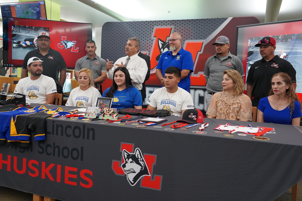 It's Signing Day at La Joya ISD!!  Congratulations to Yamilex Hernandez  she has signed with  Jarvis Christian University in Hawkings, Tx  for Girls Wrestling. 