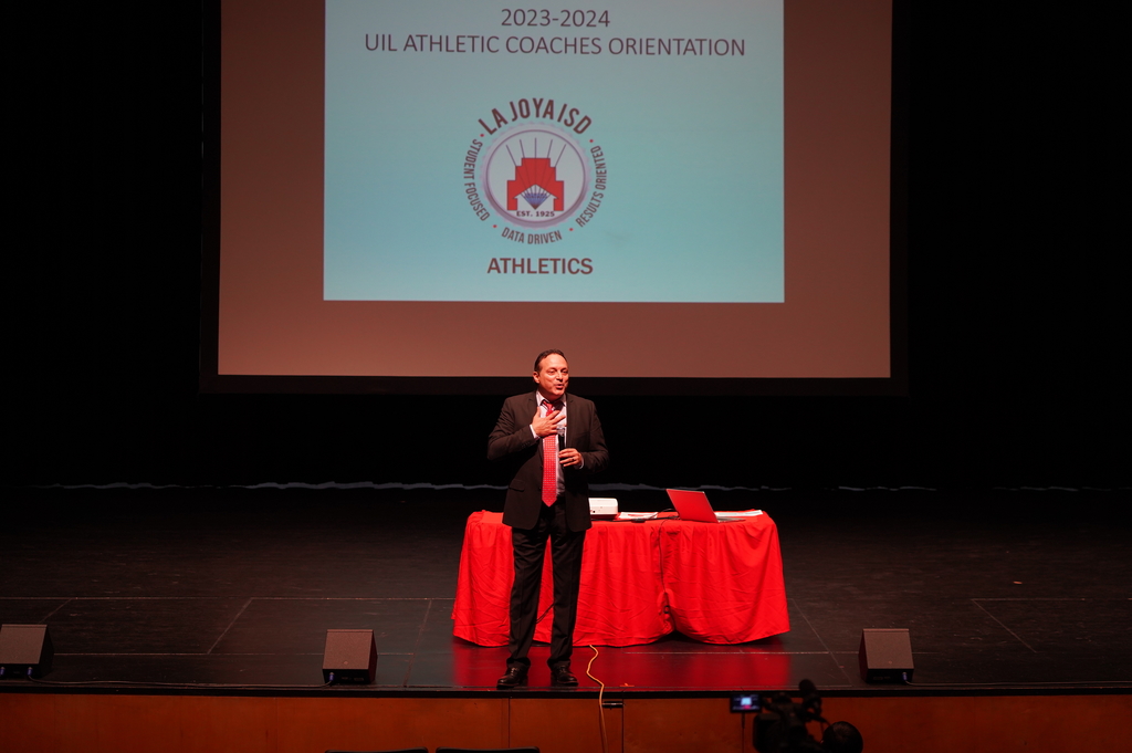 🎉🏀🏈⚽️🎾🏐 Exciting times ahead! Our Superintendent of Schools, Mr. Heriberto Gonzalez, gave a warm welcome to all our amazing athletic coaches at their annual meeting! 🤝💪🏻 Let's gear up for an incredible season filled with teamwork, dedication, and victories! 🏆🎉 GOOOOOO PACK!! #ljisdstudentfocuseddatadrivenresultsoriented